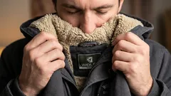 Ako sa zbaviť zápachu potu na vrchnom oblečení bez prania