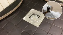 Nasypanie hrubej soli do odtoku sprchového kúta: načo je to potrebné a prečo to odporúčajú inštalatéri?
