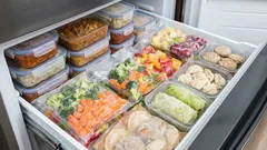 Jedlá z mrazničky, ktoré vám skutočne pomôžu, keď nemáte čas variť