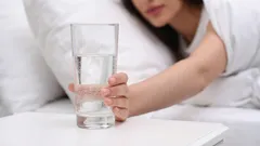 Prečo pohár vody po prebudení vám pomôže lepšie začať deň